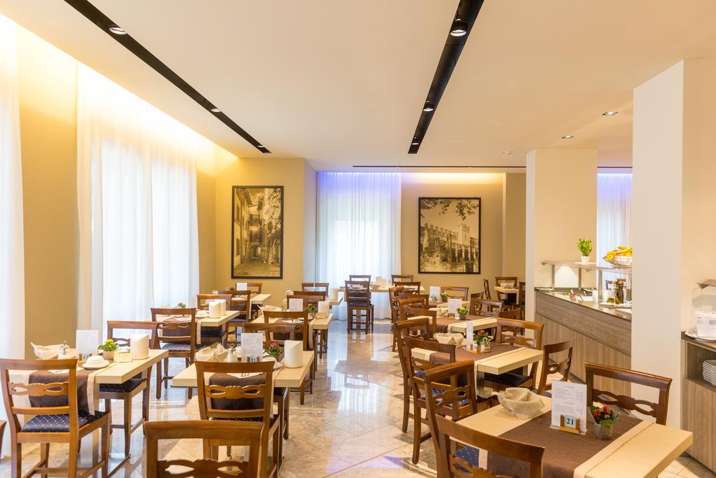 Hotel Pace Torri Del Benaco Exterior photo